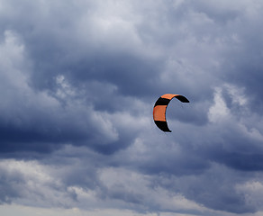 Image showing Power kite and gray sky