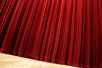 Image showing closed curtain