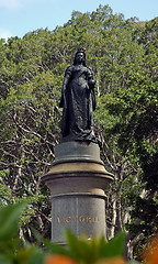 Image showing queen victoria sculptur