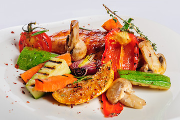 Image showing Grilled chicken fillet and vegetables