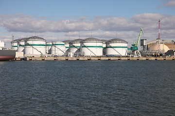 Image showing Oil Port