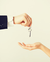 Image showing man and woman with house keys