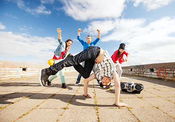 Image showing group of teenagers dancing