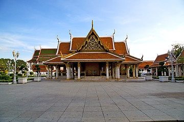 Image showing gold    temple   in   bangkok  thailand incision street lamp