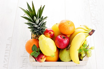 Image showing box of fresh fruits