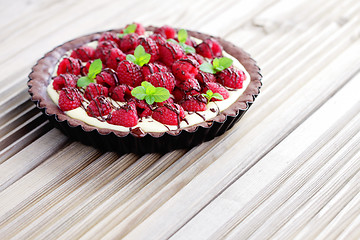 Image showing tart with raspberries