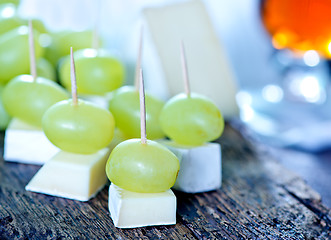 Image showing camembert and grape