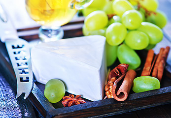 Image showing camembert and grape