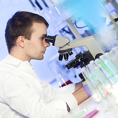 Image showing Health care professional in lab.