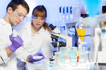 Image showing Health care professionals in lab.