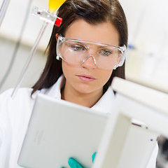 Image showing Health care professional in lab.