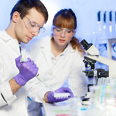 Image showing Health care professionals in lab.