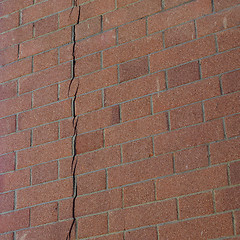 Image showing Cracked wall