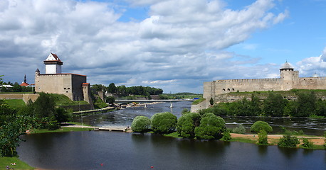 Image showing confrontation medieval fortress of Narva and Ivangorod fortress