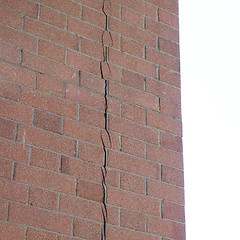 Image showing Cracked wall