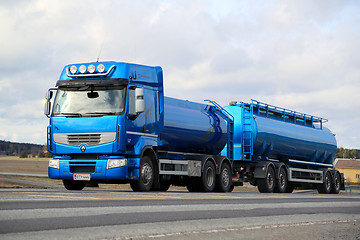 Image showing Blue Renault Premium 460 Tank Truck on the Road