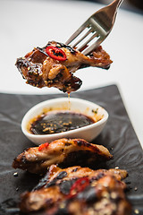 Image showing Hot chicken wings