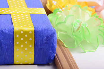 Image showing set of gift box, bow and ribbons