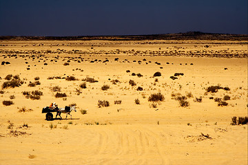 Image showing people in the desert of tunisia