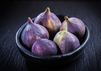 Image showing Figs on wooden table