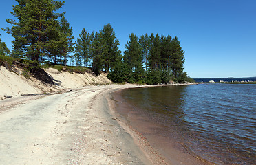 Image showing The beach on the lake Kolvitsa