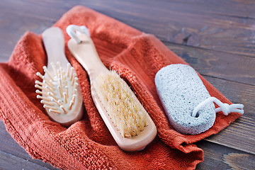 Image showing towels and hearbrushes