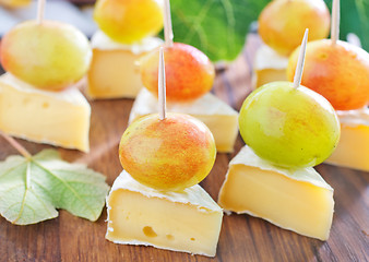 Image showing cheese with grape