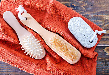 Image showing towels and hearbrushes