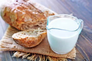 Image showing bread with milk