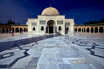 Image showing mausoleum in monastir