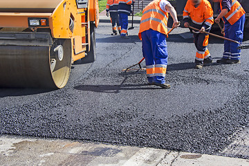 Image showing Asphalting city roads