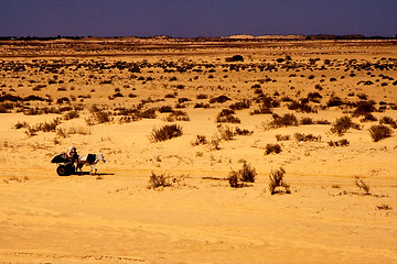 Image showing people in the desert of sahara