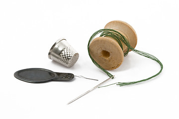 Image showing Thread, thimble and needle