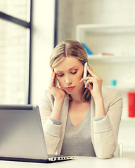 Image showing businesswoman with cell phone