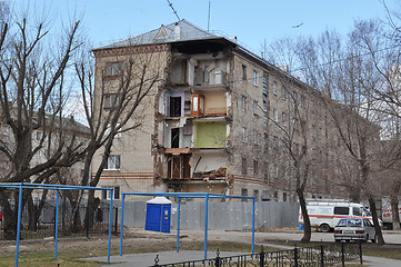 Image showing Collapse of a corner of the inhabited five-floor house. Tyumen, 