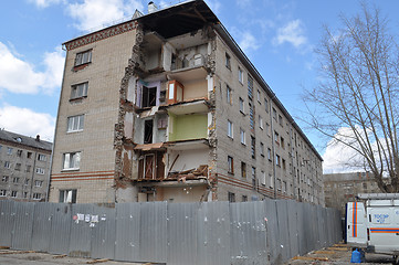 Image showing Collapse of a corner of the inhabited five-floor house. Tyumen, 