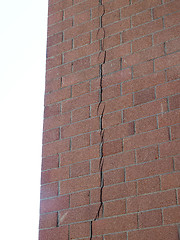 Image showing Cracked wall