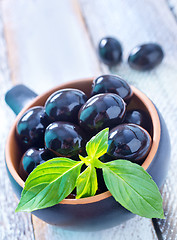 Image showing black olives