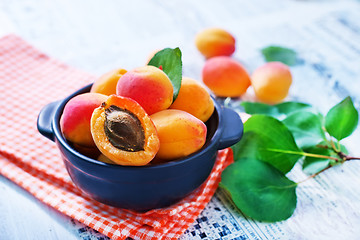 Image showing apricots