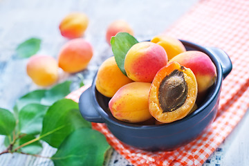 Image showing apricots