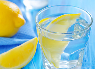 Image showing water with lemons