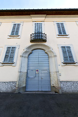 Image showing brown door  europe  italy  lombardy       in  the milano old  sk