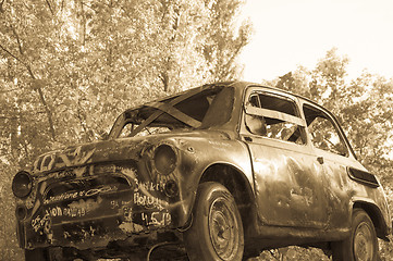 Image showing Old rusty car