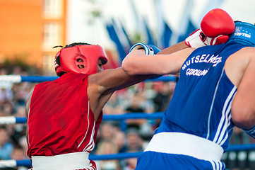 Image showing A boxing match Osleys Iglesias, Cuba and Salah Mutselkhanov, Russia. Victory Osleys Iglesias