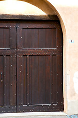 Image showing  italy  lombardy     in  the milano old   church  door one