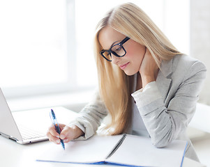 Image showing businesswoman with documents