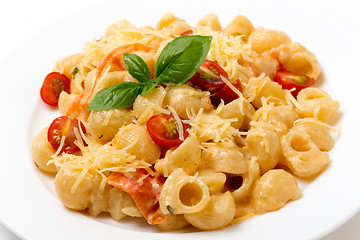 Image showing Pasta pesto cream and tomatoes