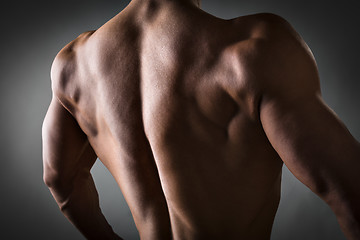 Image showing back of athlete