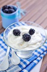 Image showing yogurt with blackberry