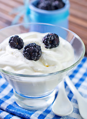 Image showing yogurt with blackberry